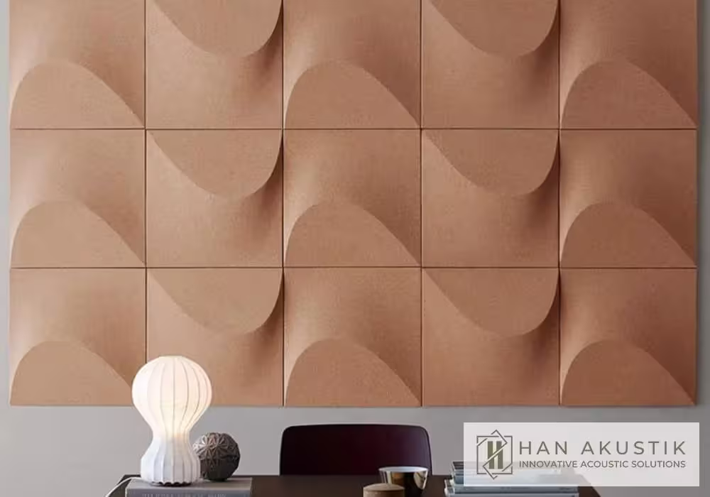 3D akustik keçe panel yakın plan — 3D doku, ışık-gölge etkisi ve modern bitiş