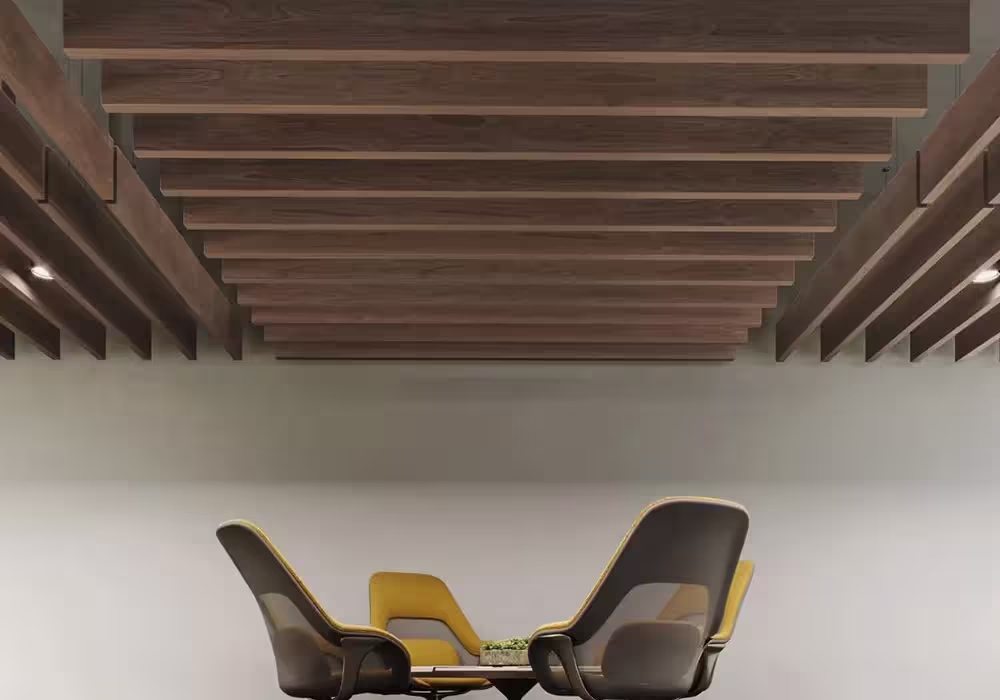 Ahşap baffle tavan panel yakın plan — premium yüzey detayı ve tavan ritmi